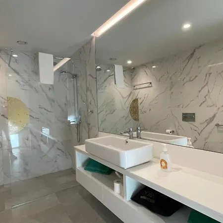 Hortas 13 * Funchal (Madeira)